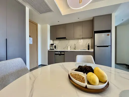 Kora Beach Resort — 2-bed corner unit, leasehold resale - صورة 1