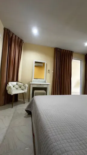 Palm Breeze Resort, Nai Harn 的两套一卧室公寓 — 拍卖 - 照片 3