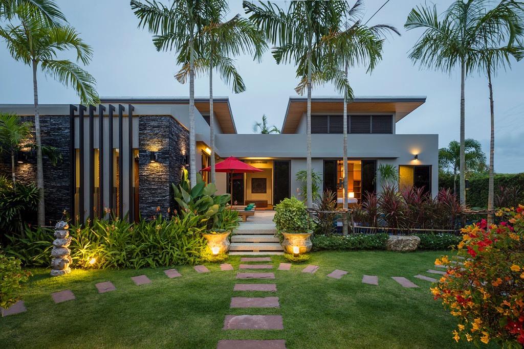 Nai Harn Baan Bua - Baan Komuth