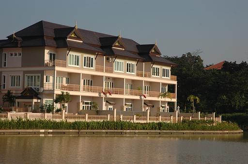 Private Lagoon Villas